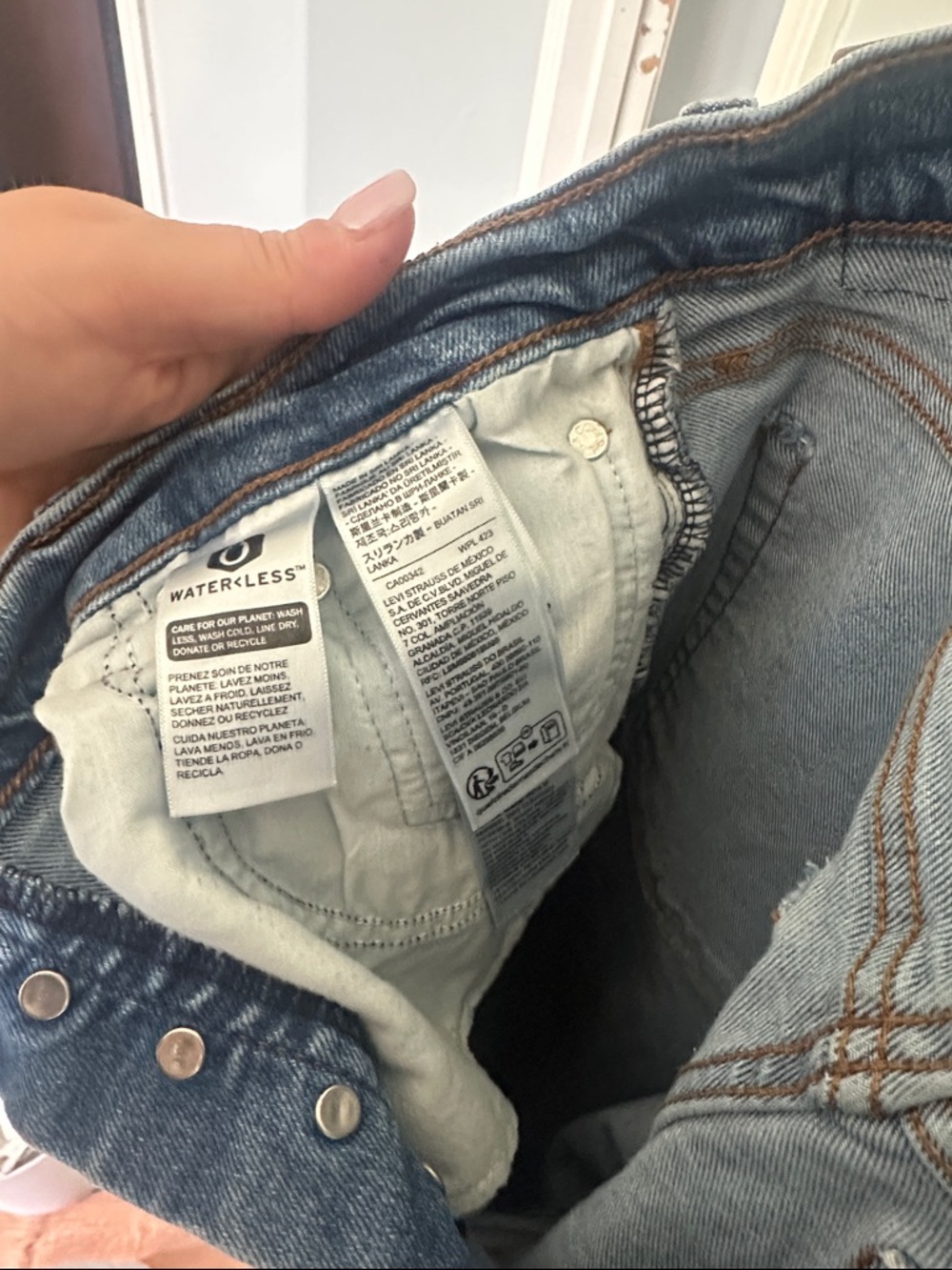 Levi's Women's Wedgie Straight Jeans | Size 31 - Picture 7 of 9